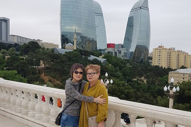 4 Hour Private Baku City Tour with Professional Guide - A 4-hour Baku intro that hits both old and new