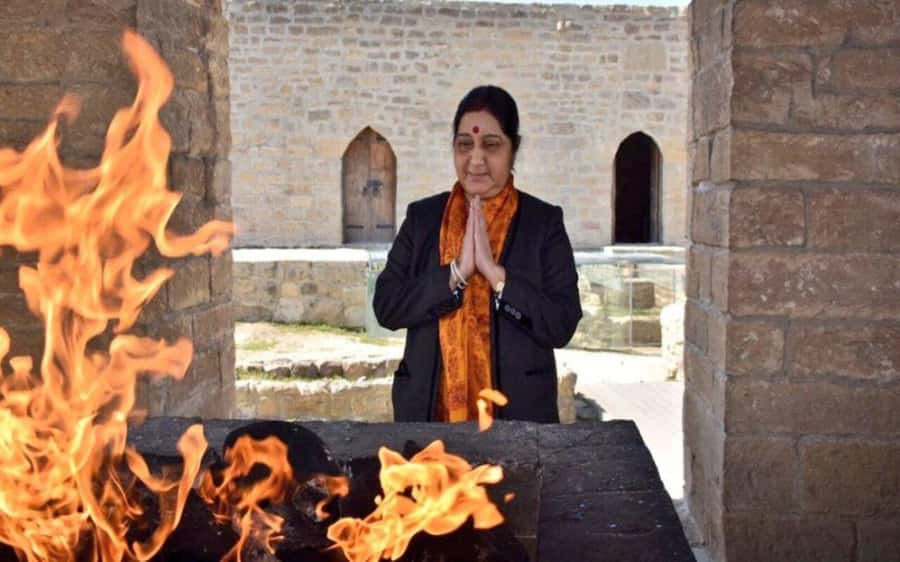 Ateshgah Fire temple and Burning mountain tour - A half-day route that links modern Baku to the land of fire