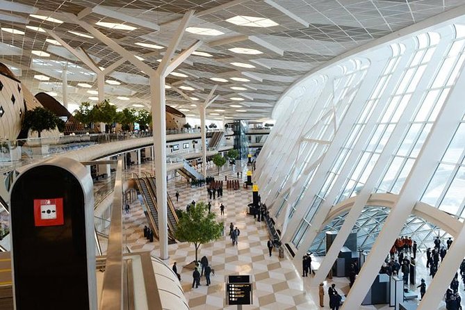 Baku Airport Transfer with Meet and Greet - Provider and Pickup Structure