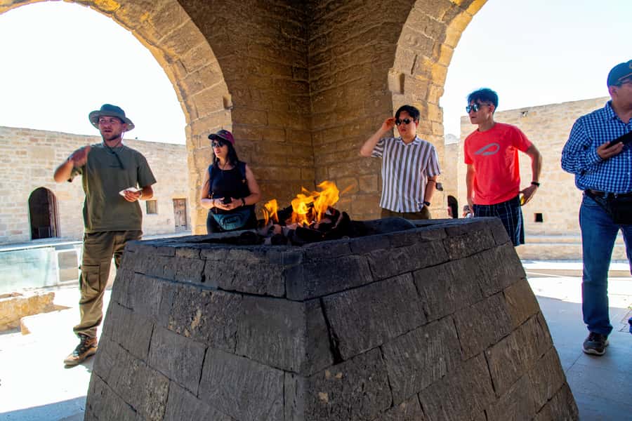 Baku: Atashgah Fire Temple & Burning Mountain Half-Day Tour - What you will see around the central flame
