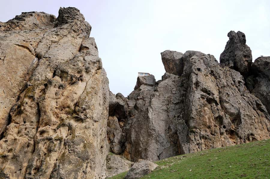 Baku: Candy Mountain, Pink Lake, Besh Barmag Dag and Mosque - Road time, group style, and who will enjoy this most
