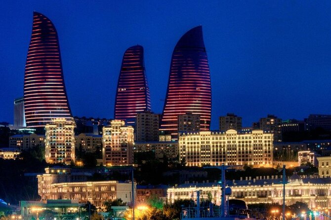 Baku City Sights Guided Night Walking Tour with Funicular - Meeting at Icherisheher Metro, and how the 7:00 pm loop works