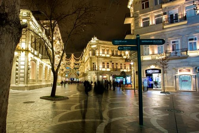 Baku Downtown Original Walking Tour - Malokan Gardens: a calm pocket in the middle of busy downtown