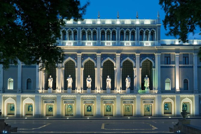 Baku Downtown Original Walking Tour - Museum of Azerbaijani History: what to do with your eyes