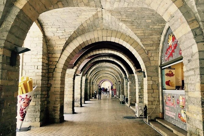 Baku Downtown Original Walking Tour - How the guide makes European and Soviet Baku click