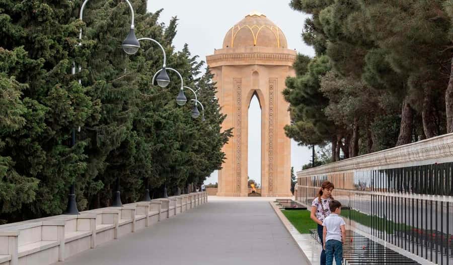 Baku: Gobustan & Absheron Group Tour + Lunch & Tickets inc - Key things I’d bet on before you go