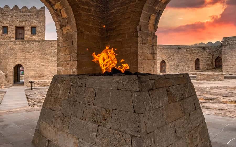 Baku: Gobustan & Absheron Group Tour + Lunch & Tickets inc - Pickup in Baku, coach timing, and how to handle the schedule