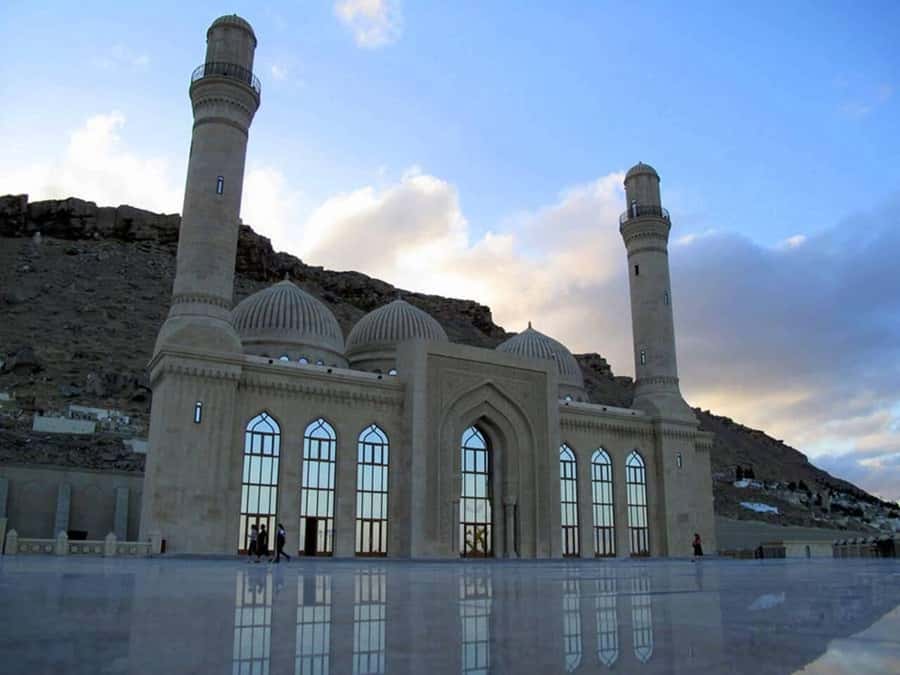 Baku: Gobustan/Absheron guided tour with lunch and tickets - Bibi-Heybat Mosque: a short, meaningful cultural stop