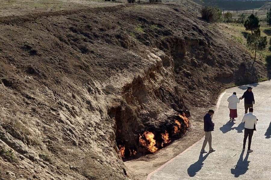 Baku: Gobustan, Mud Volcano, Fire Temple & Burning Mountain - What to wear, what to bring, and what not to do