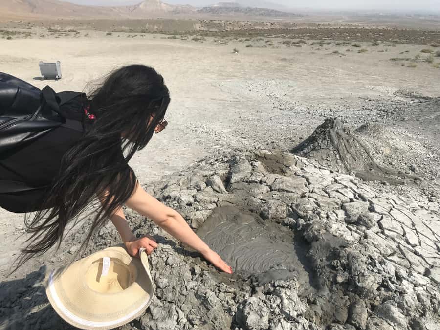Baku: Gobustan, Volcanoes, Fire Temple and Yanardag Day Trip - Lunch Break: Simple, Local, and Worth Budgeting