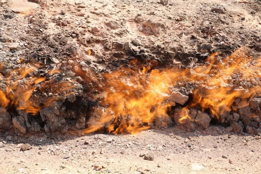 Baku: Gobustan, Volcanoes, Fire Temple and Yanardag Day Trip - Group Size, Guide Style, and Why It Matters