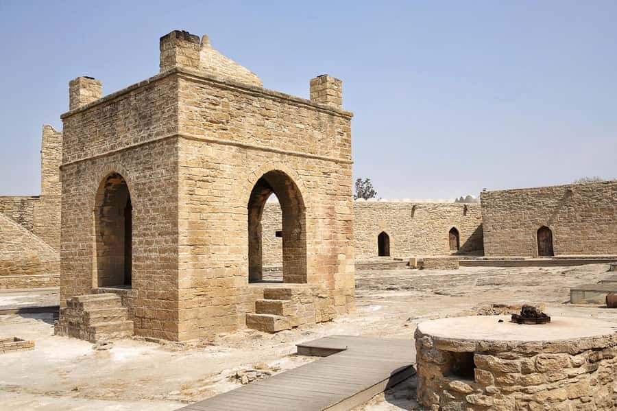Baku: Gobustan, Volcanoes, Fire Temple and Yanardag Day Trip - Timing and Pacing: Great Coverage, Not Infinite Time