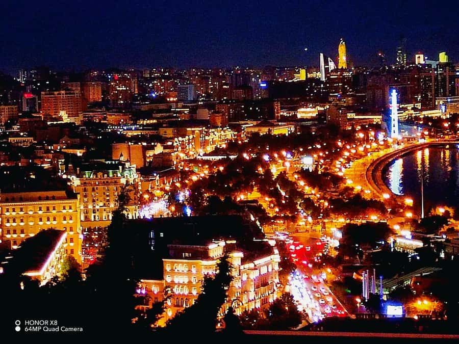 Baku: Light-Up Baku Walking Evening Tour - Baku Eye and the pedestrian heart: Nizami Street and Fountain Square