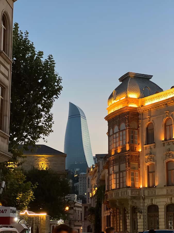 Baku: Night Panoramic Group Tour with Flame Towers 1 - Starting at İçərişəhər Metro: getting oriented fast