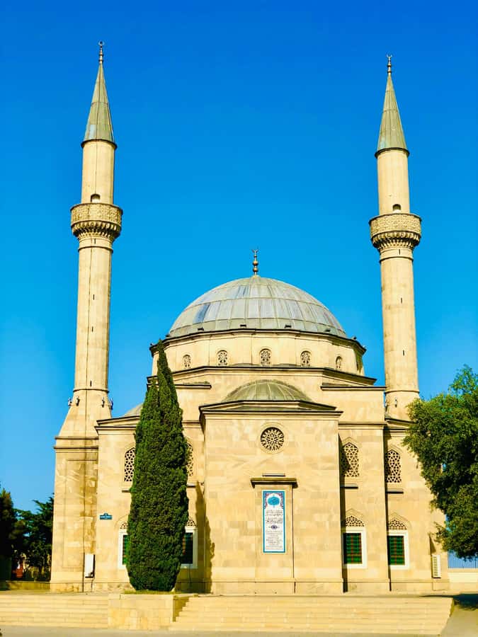 Baku: Night Panoramic Group Tour with Flame Towers 1 - Baku Boulevard stroll: the relaxing payoff
