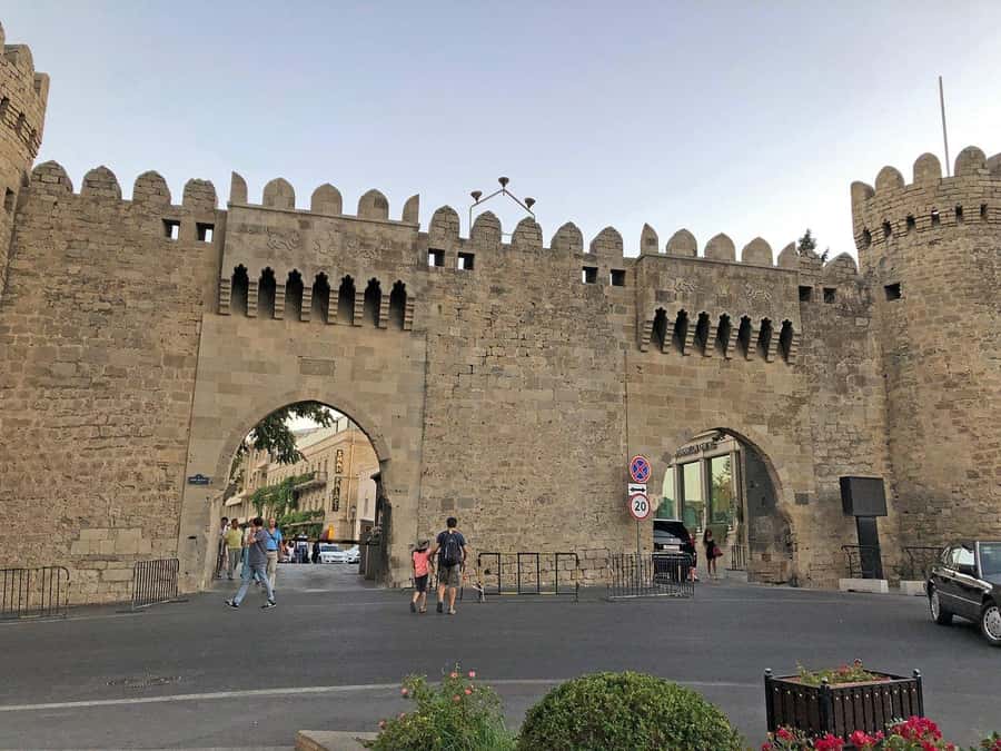 Baku: Old City Guided Walking Tour - Caravanserai and a short photo moment for atmosphere