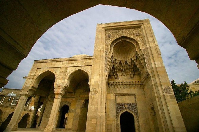 Baku Old City Tour - The quick Aga Mikayil stop, and why short pauses can help