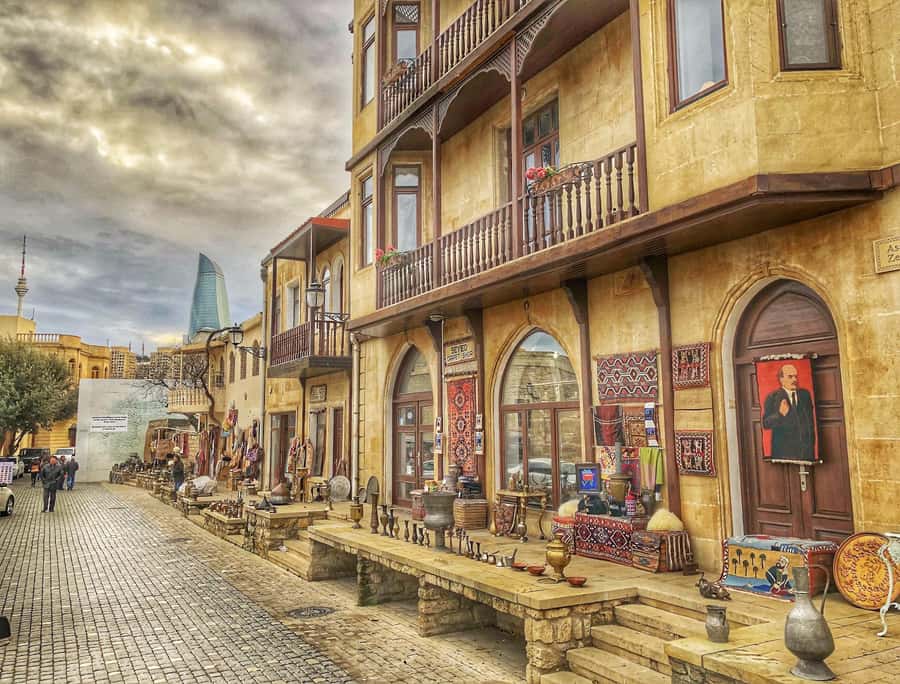 Baku Old Town Walking Tour - Starting at Maiden Tower, then using it like a compass