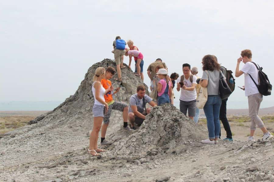 Baku Qobustan Absheron Full Day Guided Tour - Pickup, Bus Timing, and the Comfort Reality Check