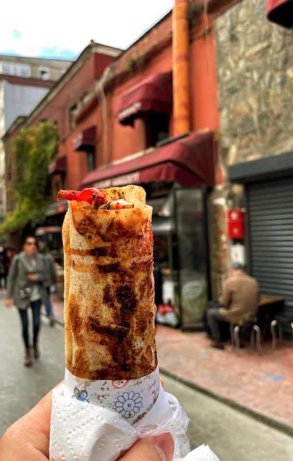 Baku Street Food Tour - The Savory Lineup: Kebabs, Qutabs, Pilaf, and Why Order Matters