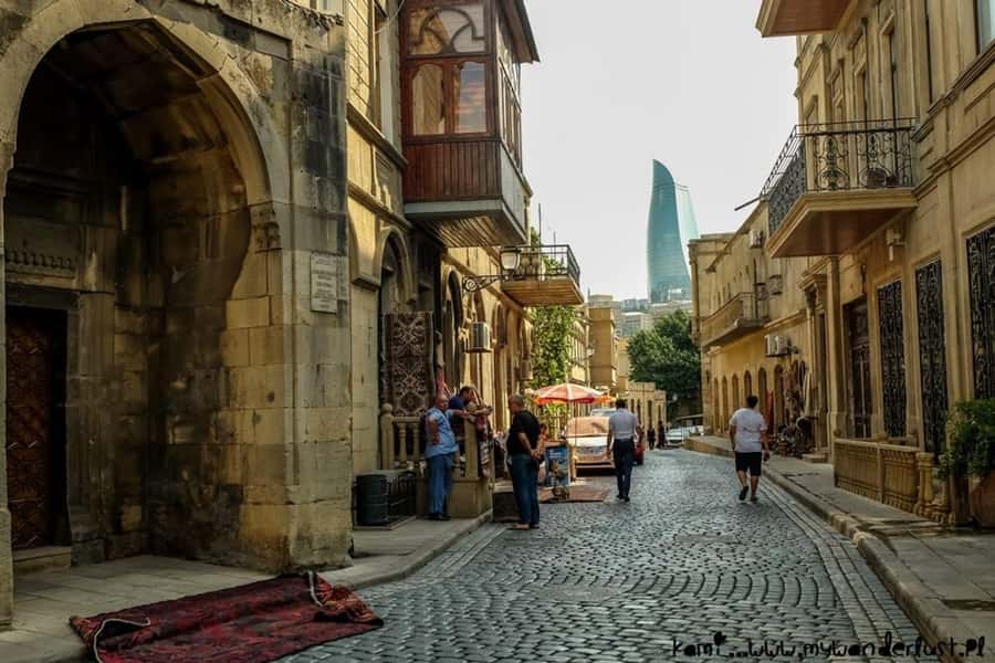 Baku: Stunning Walking Tour of Historical and Modern City - Baku Boulevard and the Caspian Sea promenade reset