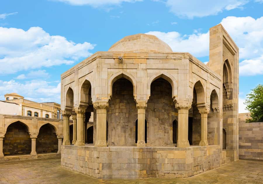 Baku: The Best 5 Sightseeing Spots Gobustan + Old City Tour - Who This Tour Suits Best, and Who Might Want a Different Plan