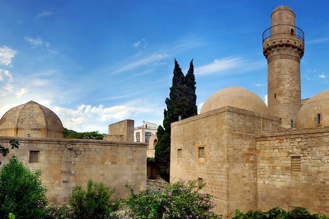 Baku Walking Tour (Old City) - City Walls, street scenes, and the Monument to Lovers and Cats