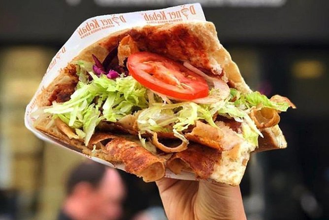 BAKU WALKING tour with the best STREET FOOD and DRINK tasting - The starting point at Icherisheher, and why that matters