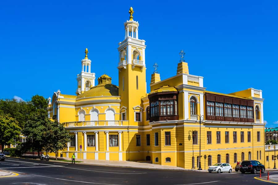 Best of Baku: 4-Hour City Tour Historic and Modern Landmarks - Should you book this 4-hour Best of Baku tour?