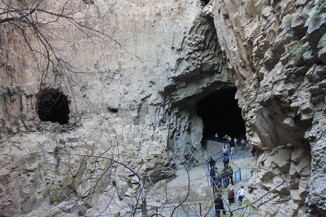 Day Tour from Nakhchivan to Alinja Castle, Ashabi Kahf and Khanegah Tomb - Alinja Castle: What the One-Hour Visit Is Like