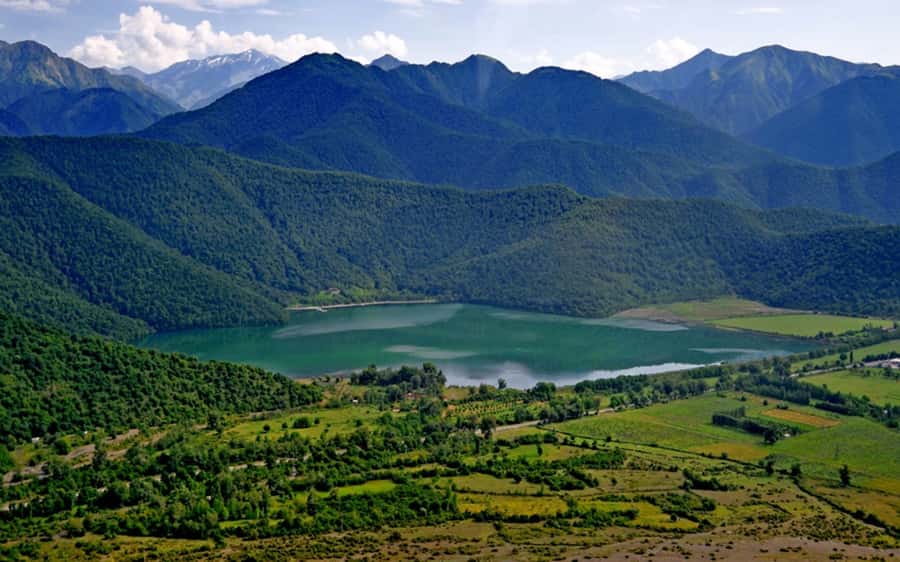 From Baku: Gabala and Shamakhi Tour (Free Baku City Tour) - Pickup in Baku: which meeting point actually matters