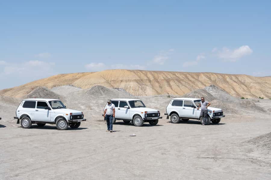 From Baku: Gobustan 4x4 Private Tour - Private - Mud volcanos: hands-on moments and what to plan for