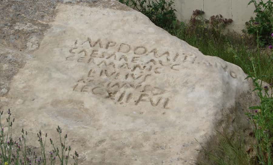 From Baku: Gobustan, Mud Volcanoes & Mosque Private Tour - Gobustan Petroglyphs: reading Stone Age art in a guided museum setting