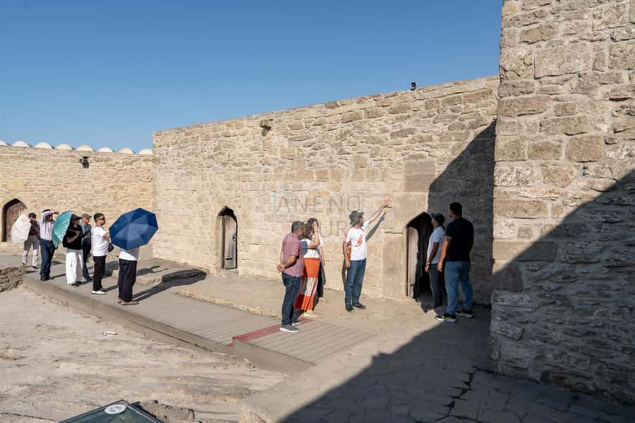 From Bakü: Sightseeing - Ateshgah - Yanardag - Gobustan - 3D Bio Museum and Rock Art: How to Get More From Each Stop
