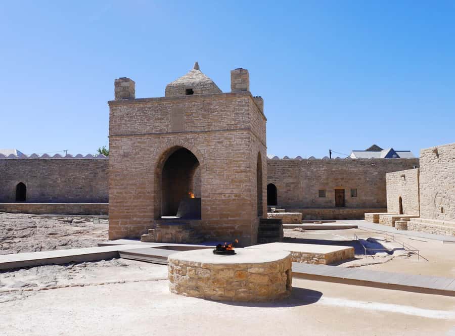 From Baku: Yanar Dag, Gobustan and Absheron Day Trip - Mud volcanoes and the 30 AZN off-road ride