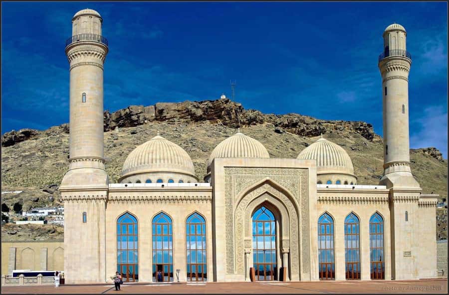 From Baku: Yanar Dag, Gobustan and Absheron Day Trip - Who this tour suits best, and who should reconsider