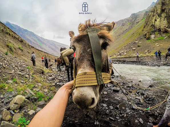 Galakhudat - Khinalig hiking tour with home-made lunch - When to Go and What to Pack for Fog, Snow, and Altitude