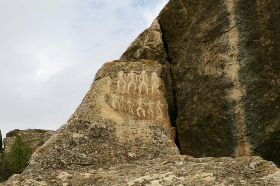 Gobustan and Fire temple Tour with Italian speaking guide - The Baku photo stops in between, short looks that still help you place the city