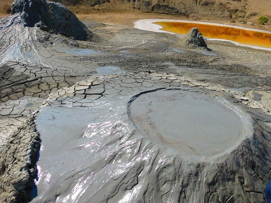 Gobustan, Mud Volcano, Burning Land and Fire Temple Tour - Transportation and timing: why the 5-hour format works