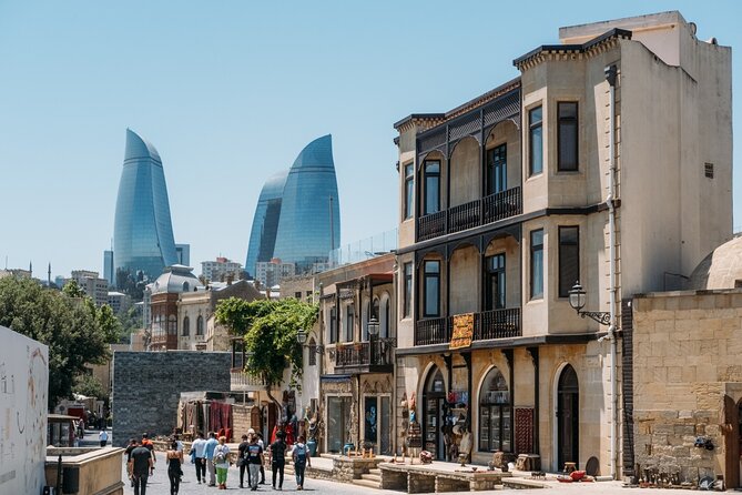 Group Walking Tour in Baku Old City - Meeting point and getting oriented at Qız Qalası