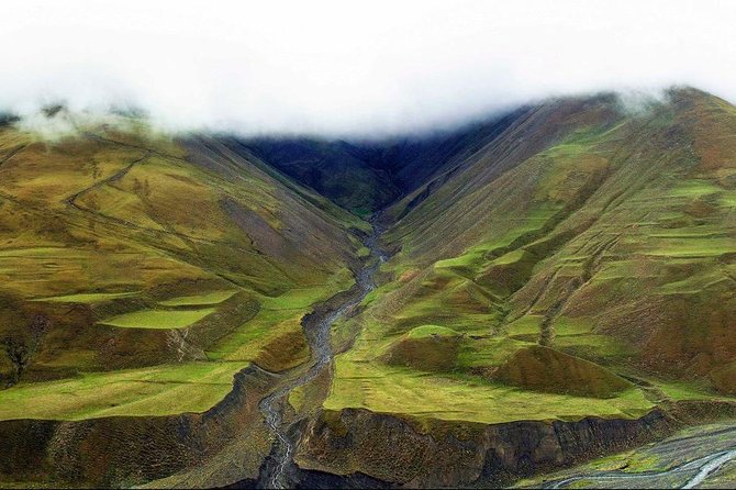 Guba Khinalug & Candy Cane Mountains tour (by Old City Tours) - Eagle Height and the Waiting Game for Flying Birds