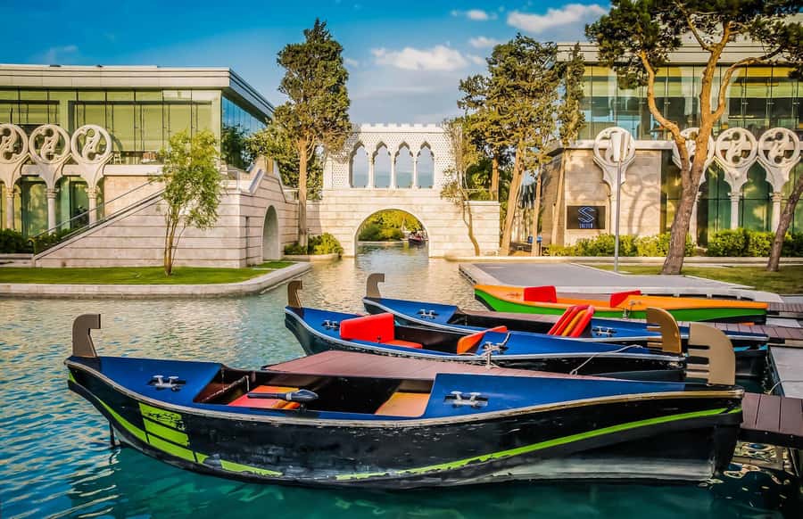 Heartbeat of Baku: Old & Modern City Walk (Group or Private) - Pace, group size, and what you should bring
