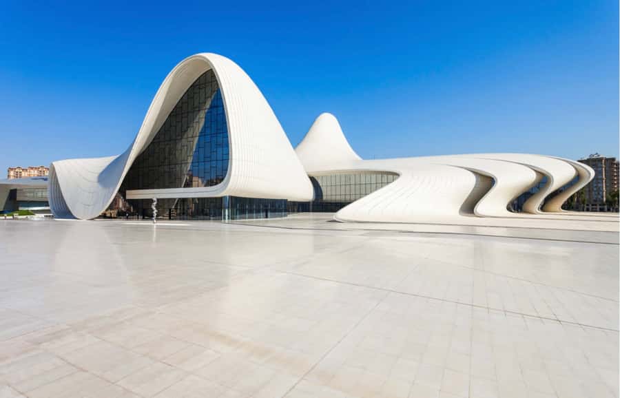 Old and Modern Baku City Tour - Heydar Aliyev Center: modern architecture with cultural context