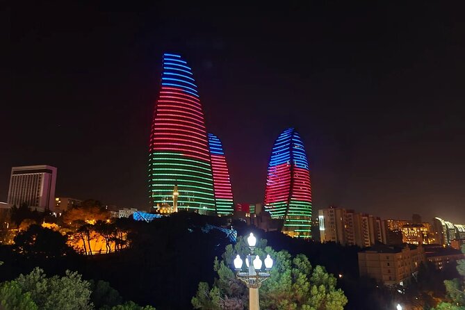 Old and Modern Baku Tour ( Day & Night Time) - Zaha Hadid and the modern Baku angle: how the guide ties it together