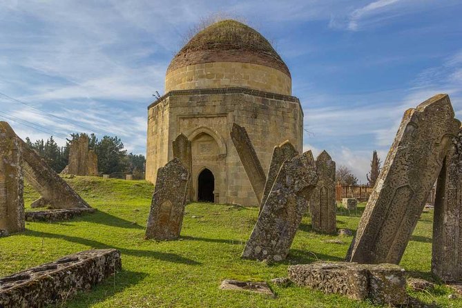 Private Shamakhi - Lahij tour - Juma Mosque in Shamakhi: three independent spaces under one roof