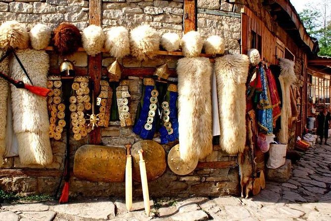 Shamakhi & Lahij Tour - Juma Mosque in Shamakhi: barefoot entry and head covers