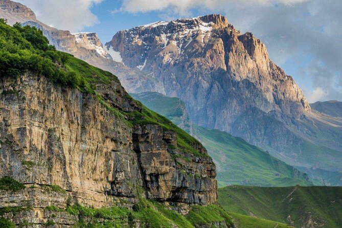 Tour to the North part of Azerbaijan Forests and Mountatin Quba - Besh Barmag Mountain: A Scenic First Hit That Sets the Mood